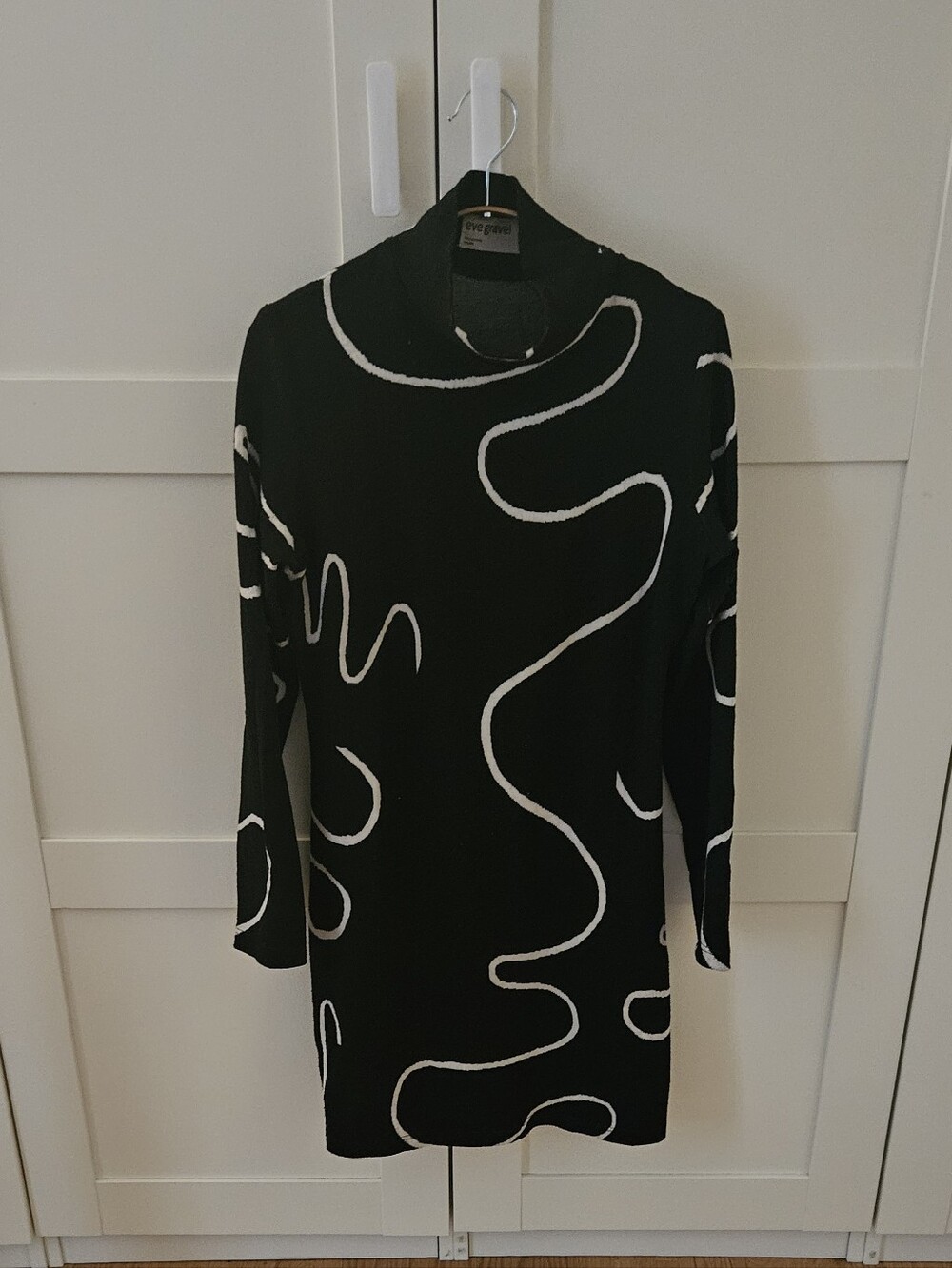 Eve Gravel Black Sweater Dress with White Abstract Lines